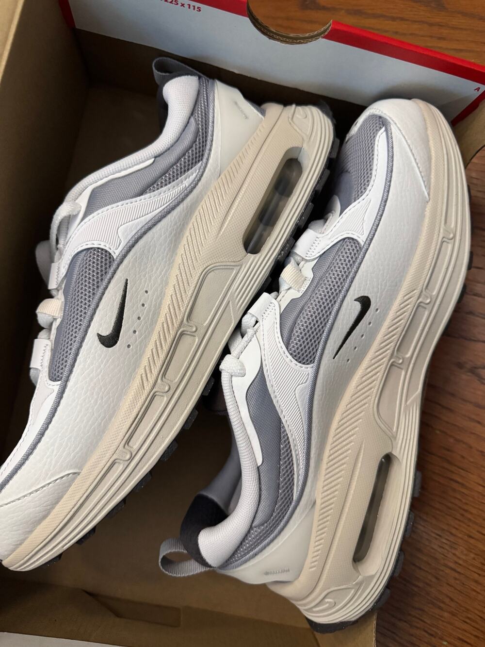 NEW Womens Nike Air Max Bliss NN Size 9.5
